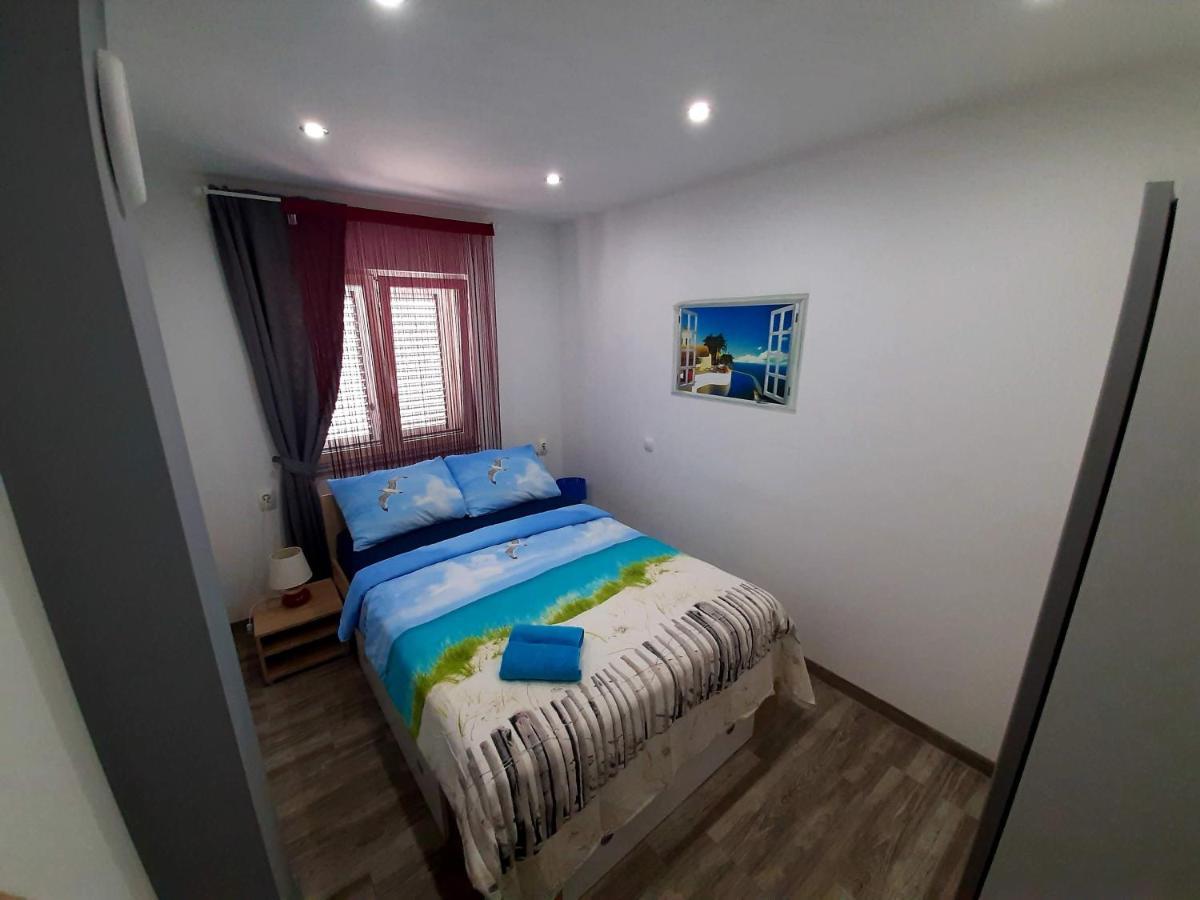 Apartmani Villa Anna Ražanac Extérieur photo