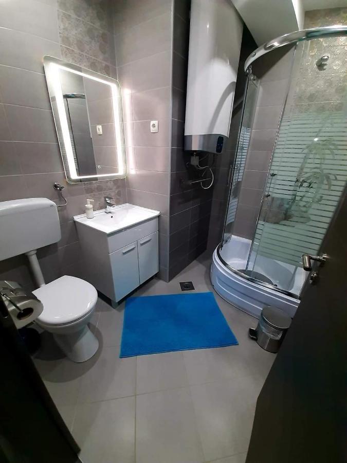 Apartmani Villa Anna Ražanac Extérieur photo